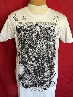 BAND SIGNED The Devil Wears Prada Concert Tour Shirt Medium Metal Core Punk