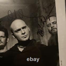 DISTURBED FULL BAND HAND SIGNED 8x10 PHOTO AUTOGRAPH AUTHENTIC FIRST TOUR