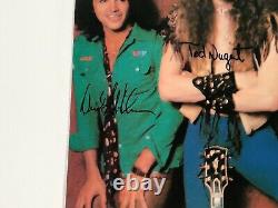 Ted Nugent Cat Scratch Fever Epic JE34700 w Tour Book signed by whole Band G+